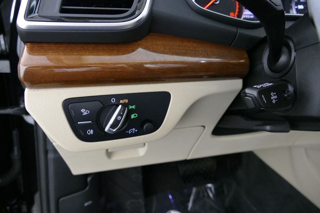 2023 Audi Q5 40 Premium quattro