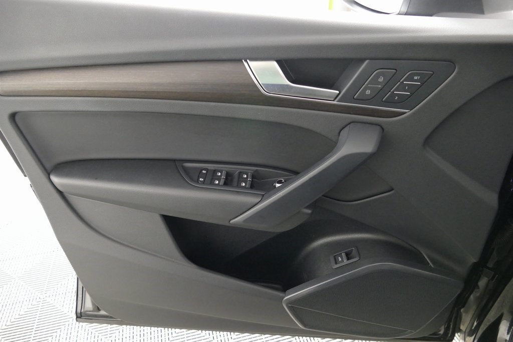 2023 Audi Q5 40 Premium quattro