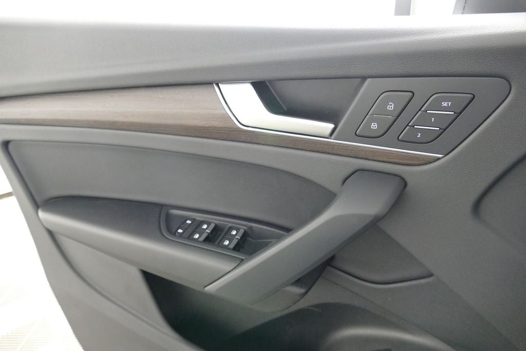 2023 Audi Q5 40 Premium quattro