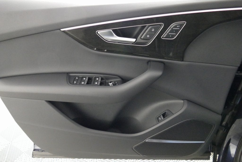 2025 Audi Q7 45 Premium quattro