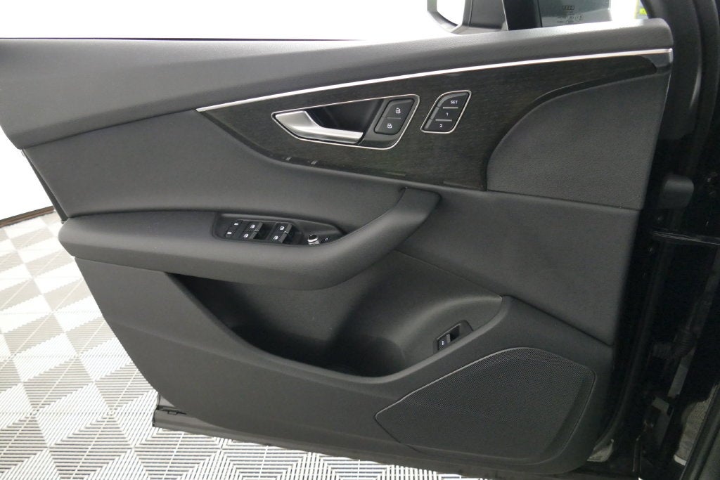 2025 Audi Q7 45 Premium quattro
