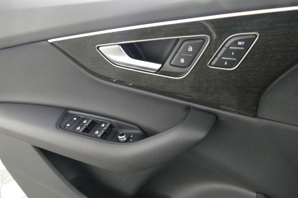 2025 Audi Q7 45 Premium quattro