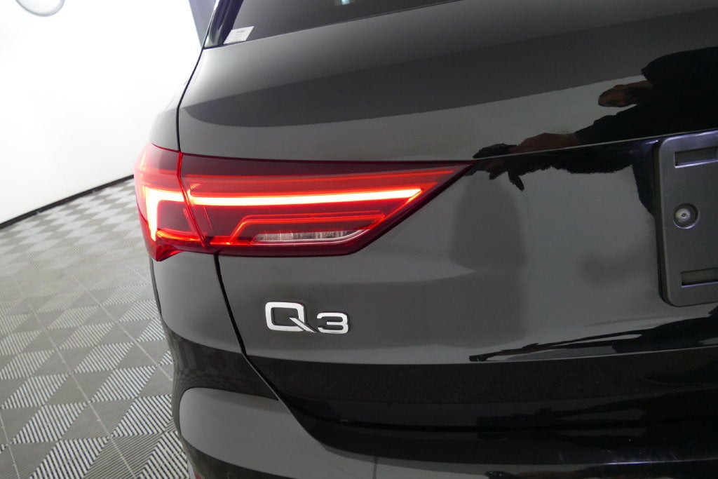 2021 Audi Q3 Premium quattro