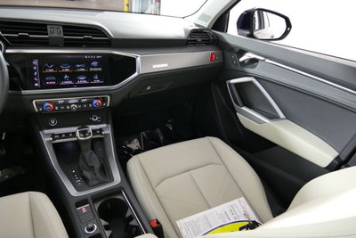 2024 Audi Q3 Premium quattro