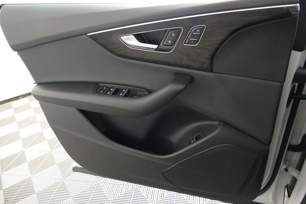 2023 Audi Q8 55 Premium quattro