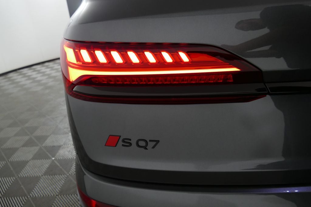 2026 Audi SQ7 Premium Plus quattro