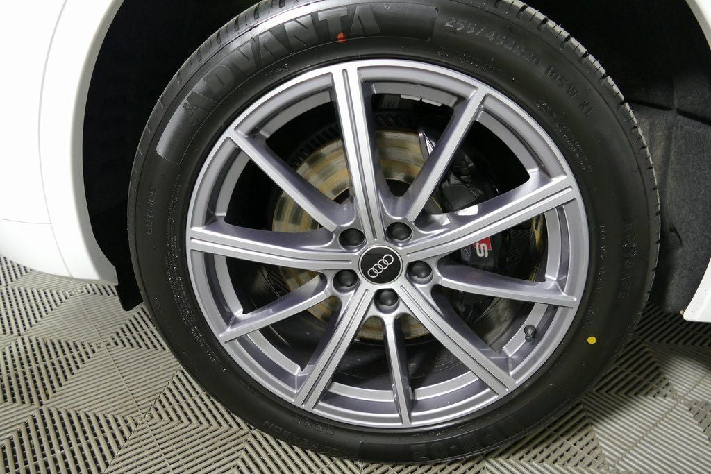 2023 Audi SQ5 Premium Plus quattro