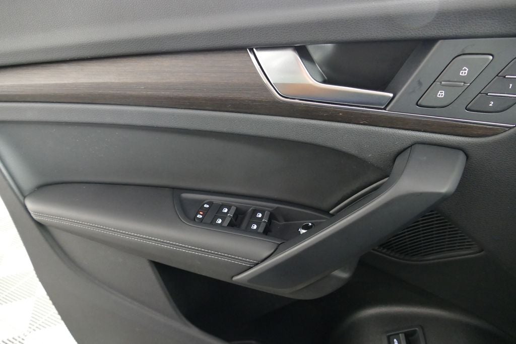 2024 Audi Q5 40 Premium Plus quattro