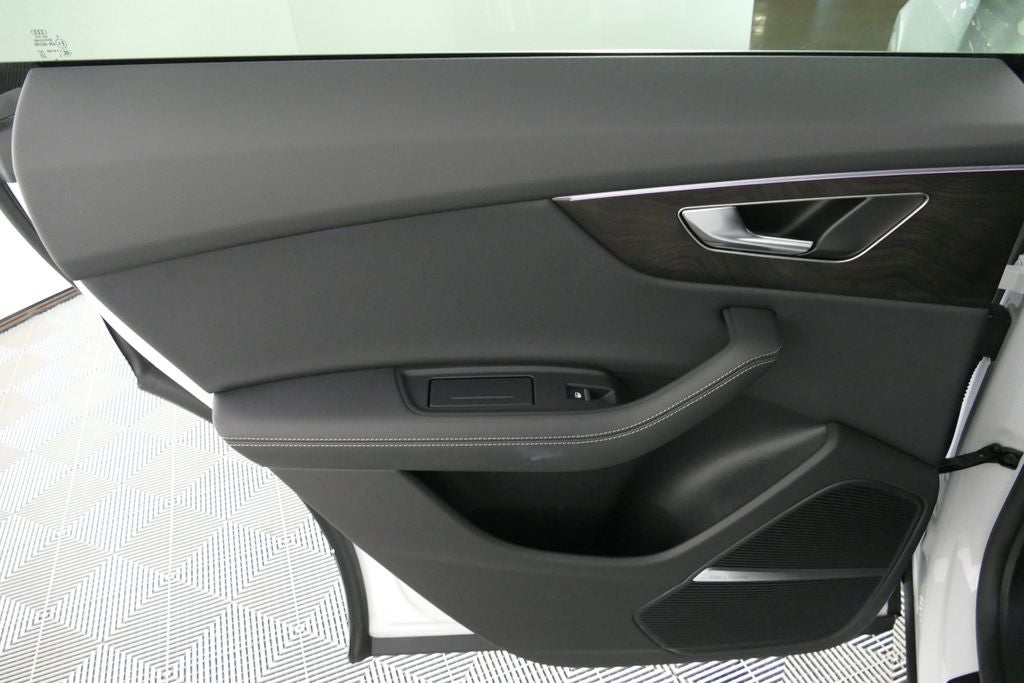 2023 Audi Q8 55 Premium Plus quattro
