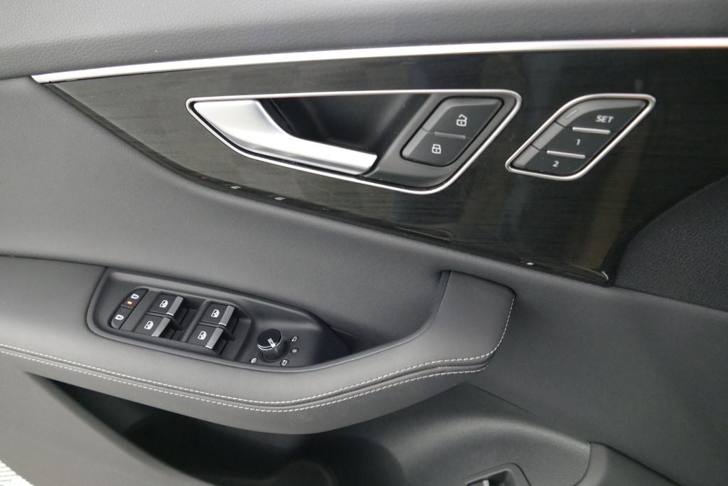 2024 Audi Q8 55 Premium Plus quattro