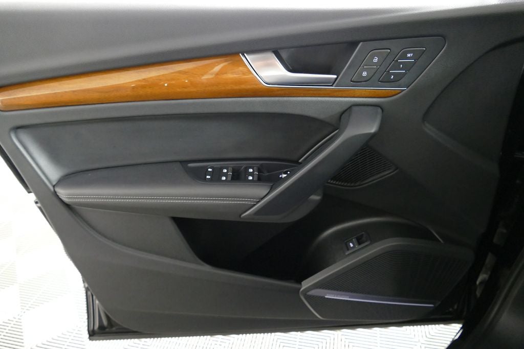 2023 Audi Q5 45 S line Premium quattro