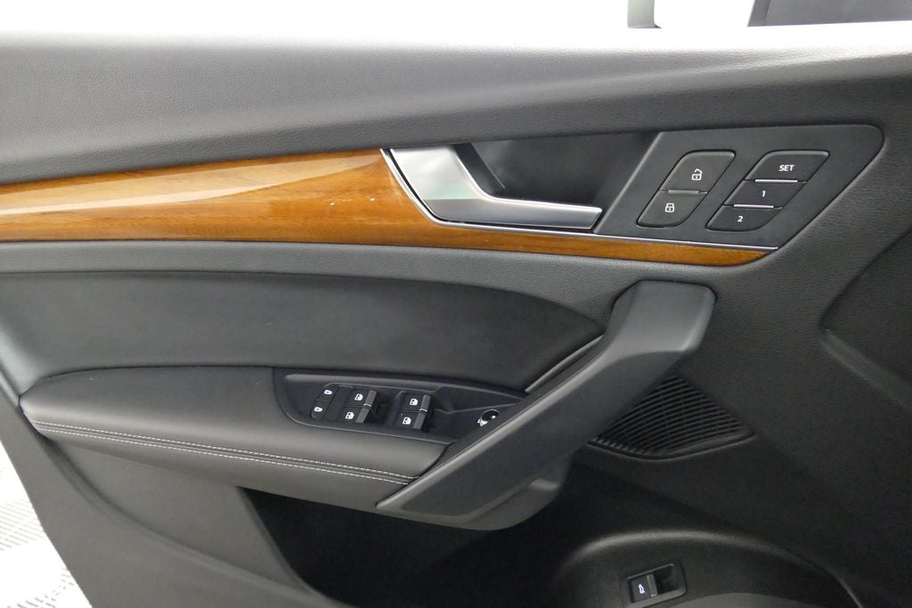 2023 Audi Q5 45 S line Premium quattro