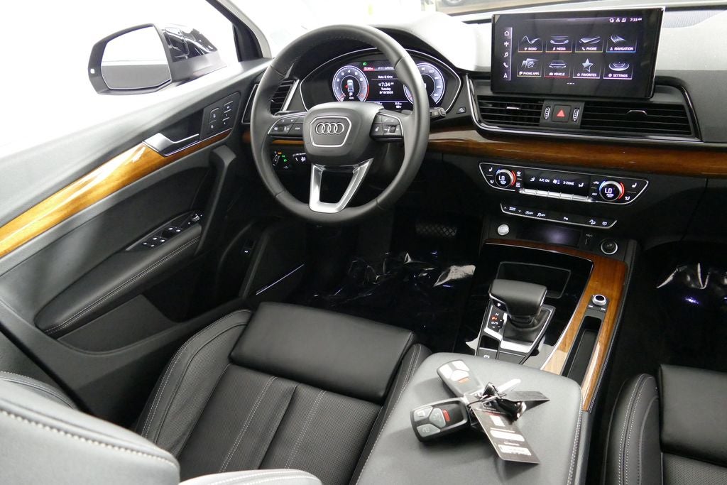 2023 Audi Q5 45 S line Premium quattro