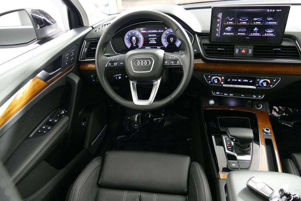 2023 Audi Q5 45 S line Premium quattro