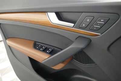 2023 Audi Q5 45 S line Premium quattro