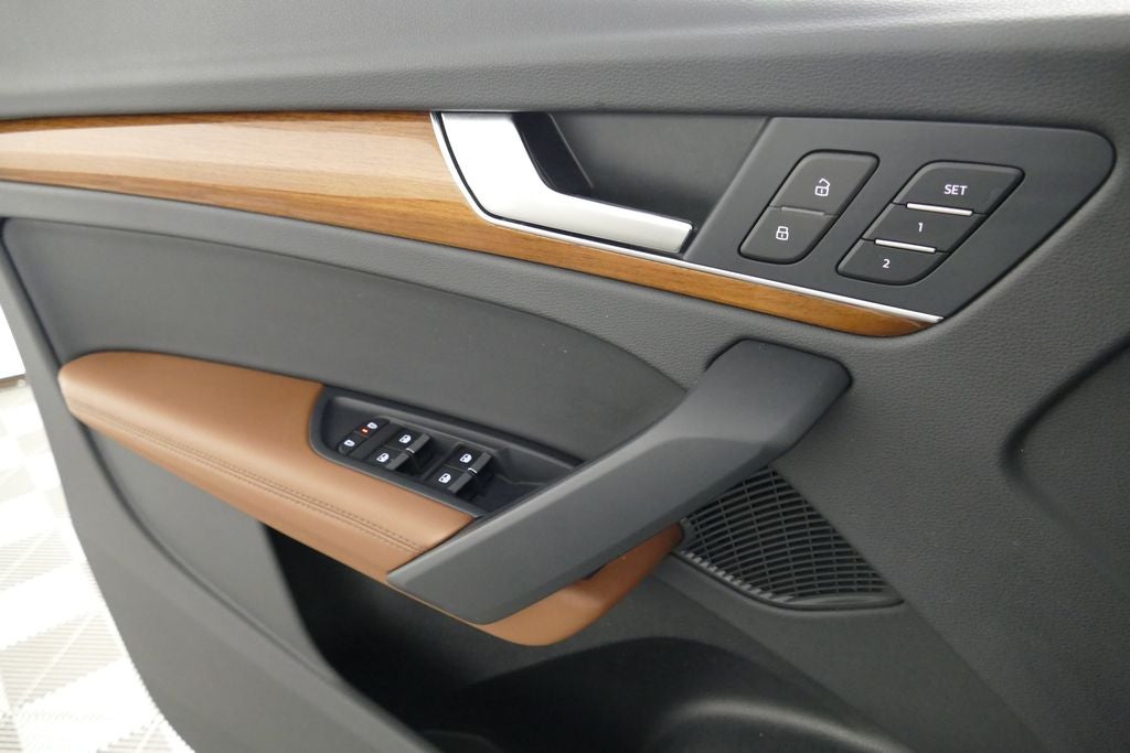 2023 Audi Q5 45 S line Premium quattro