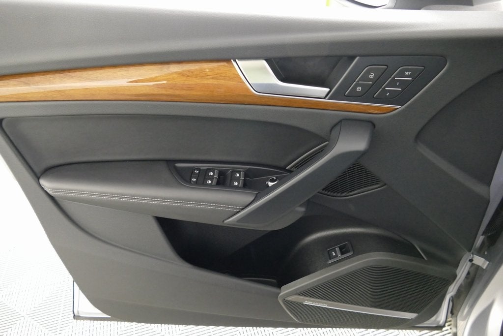 2023 Audi Q5 45 S line Premium quattro