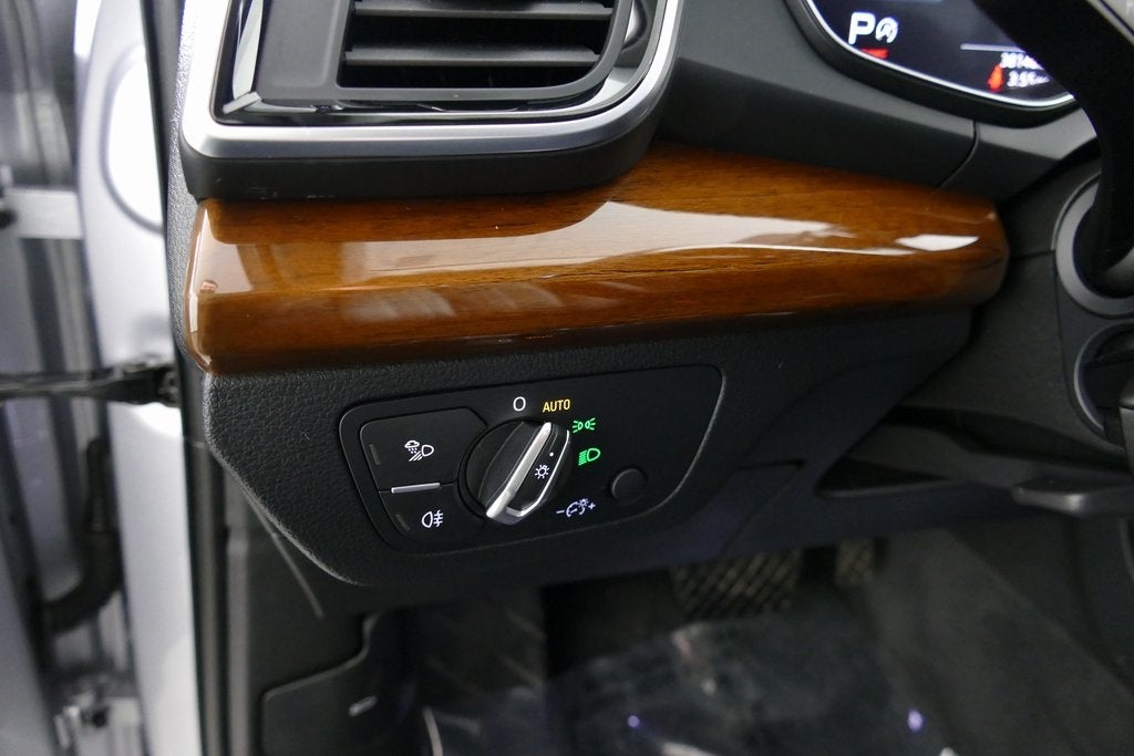 2023 Audi Q5 45 S line Premium quattro