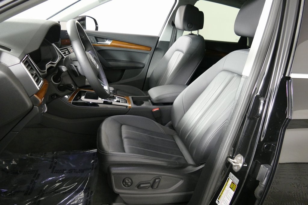 2023 Audi Q5 45 S line Premium quattro