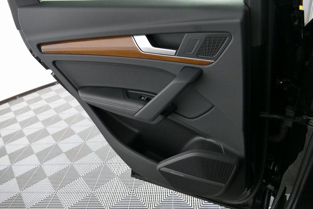 2023 Audi Q5 45 S line Premium quattro