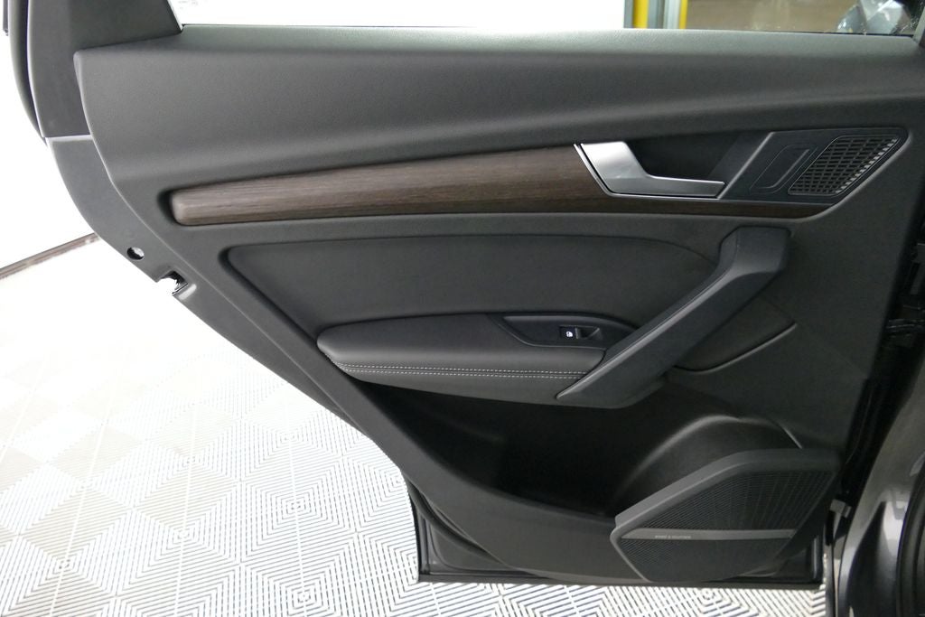 2023 Audi Q5 45 S line Premium quattro