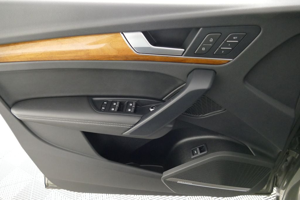 2023 Audi Q5 45 S line Premium quattro