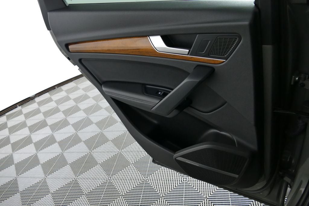2023 Audi Q5 45 S line Premium quattro