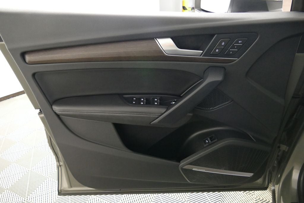 2023 Audi Q5 45 S line Premium quattro