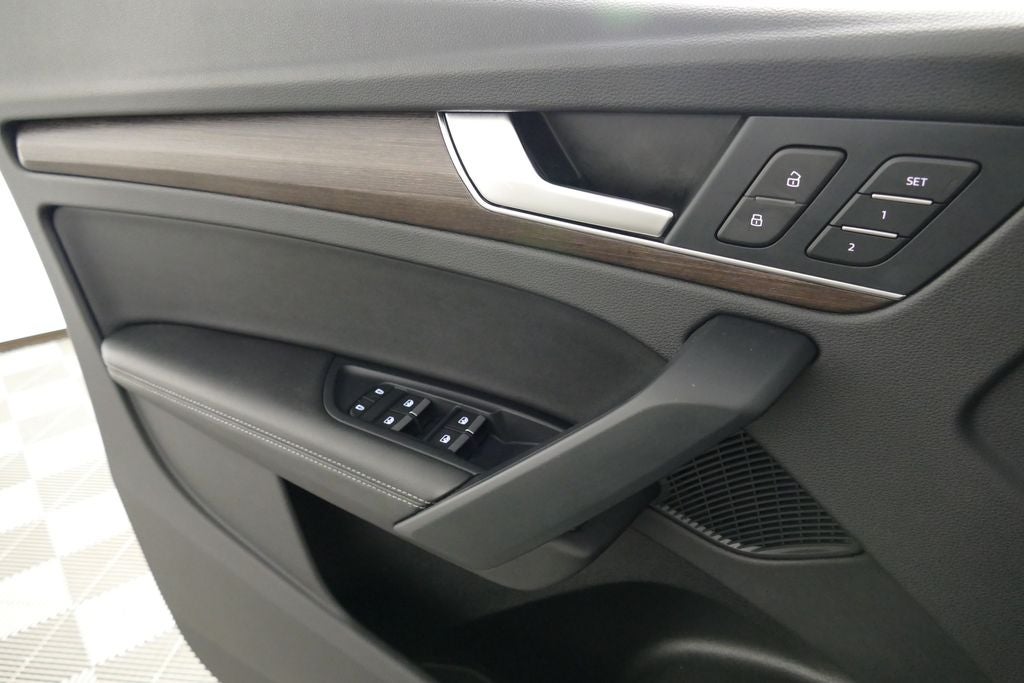 2023 Audi Q5 45 S line Premium quattro