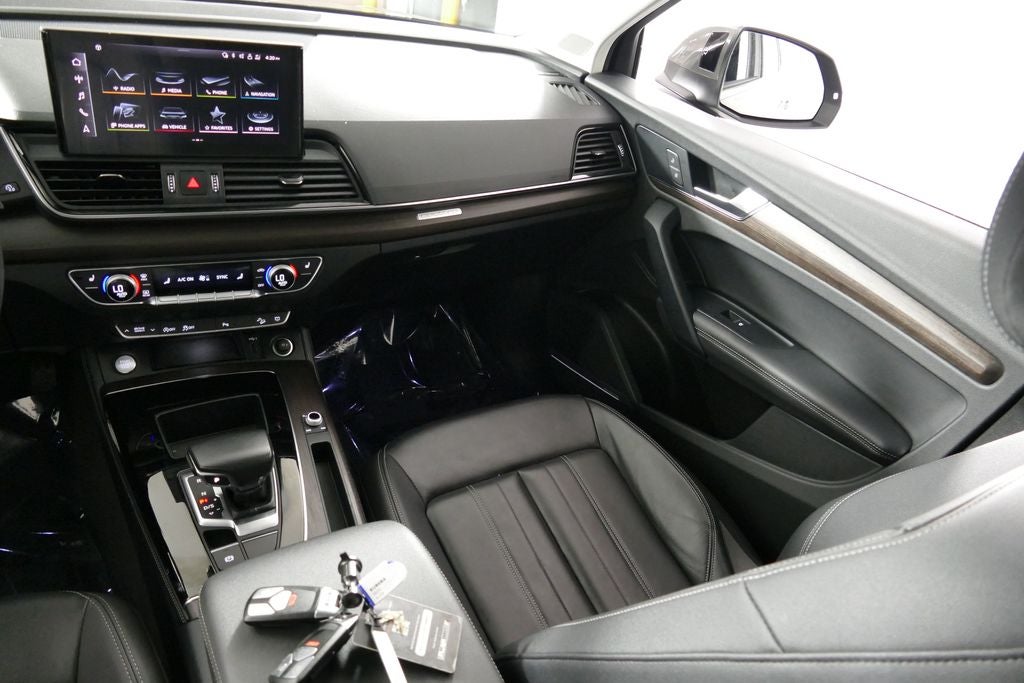 2023 Audi Q5 45 S line Premium quattro
