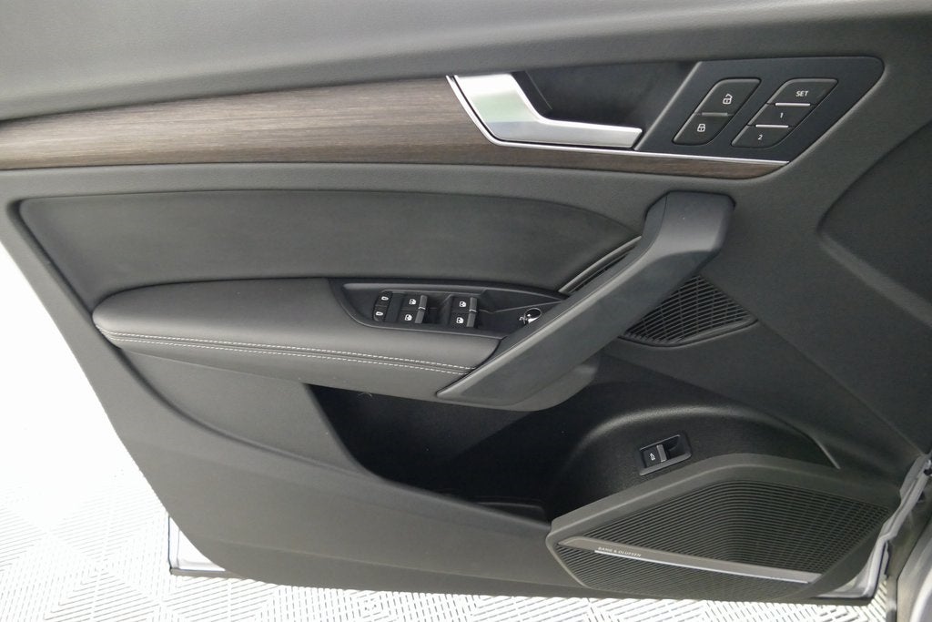 2024 Audi Q5 45 S line Premium quattro