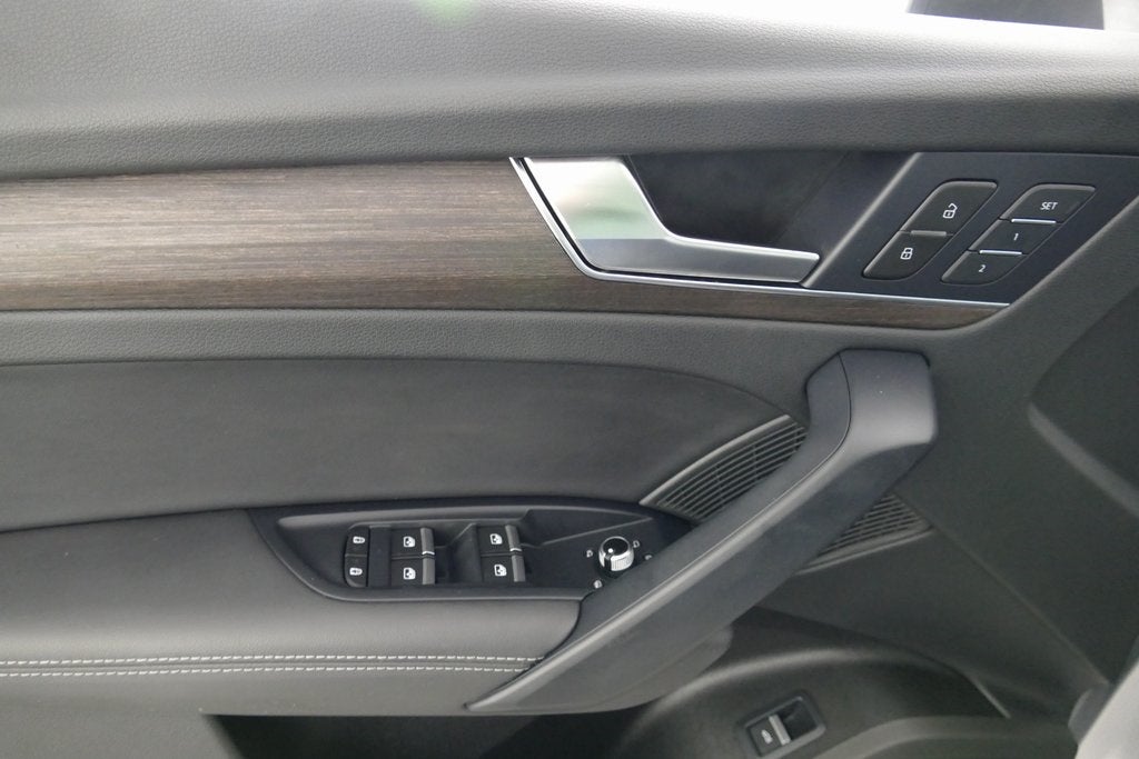 2024 Audi Q5 45 S line Premium quattro