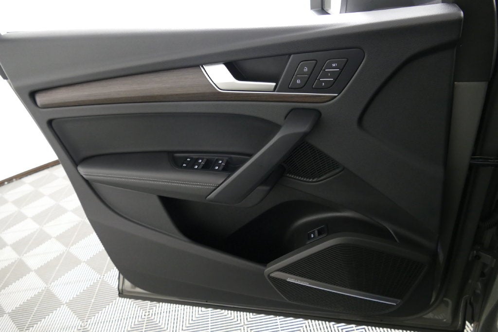 2024 Audi Q5 45 S line Premium quattro