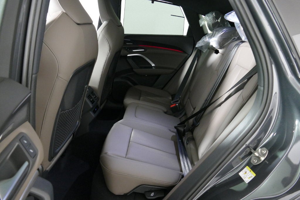 2026 Audi Q5 2.0T Premium Plus quattro