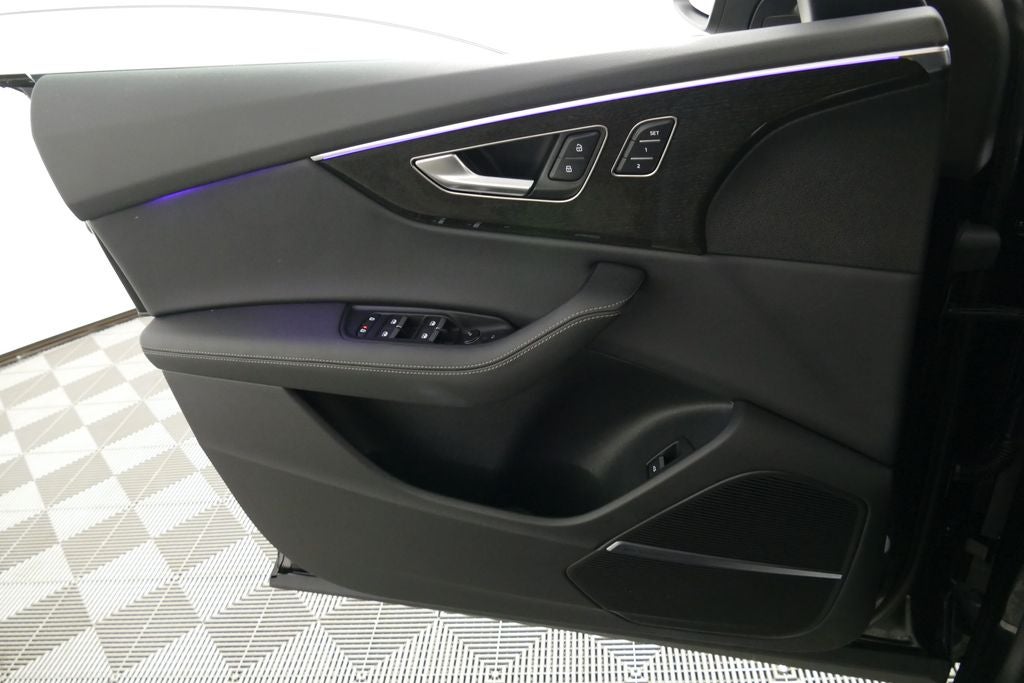 2025 Audi Q8 55 Premium Plus quattro