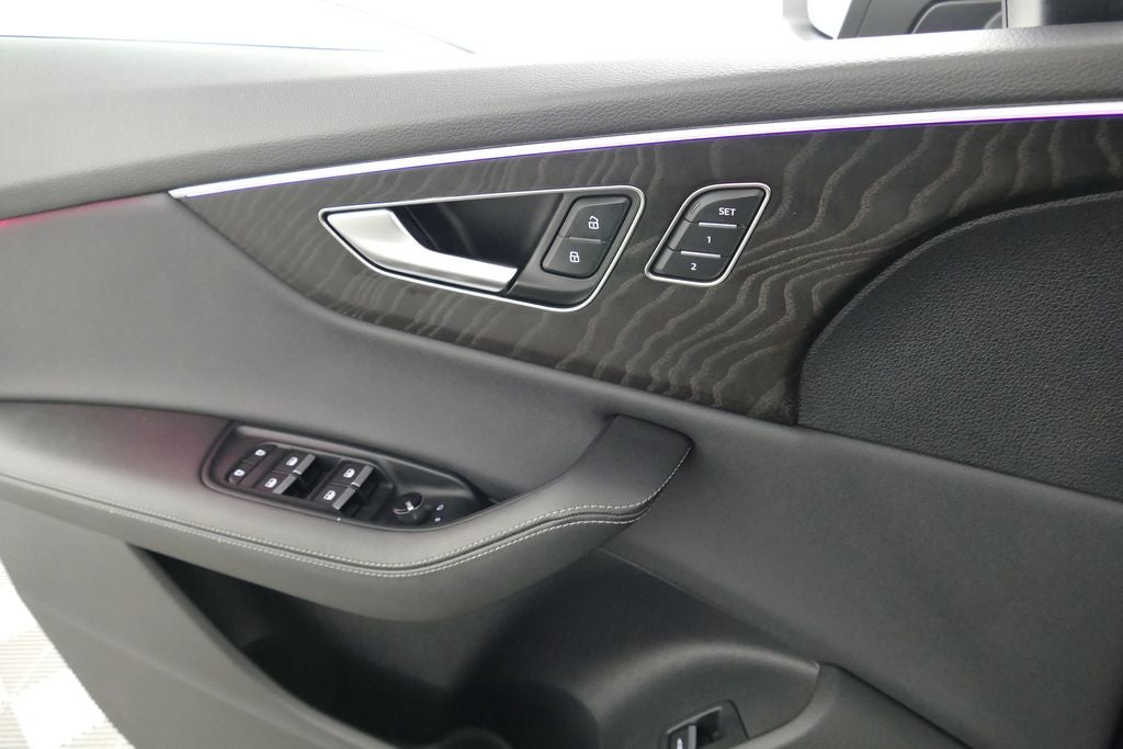 2023 Audi Q8 55 Premium Plus quattro