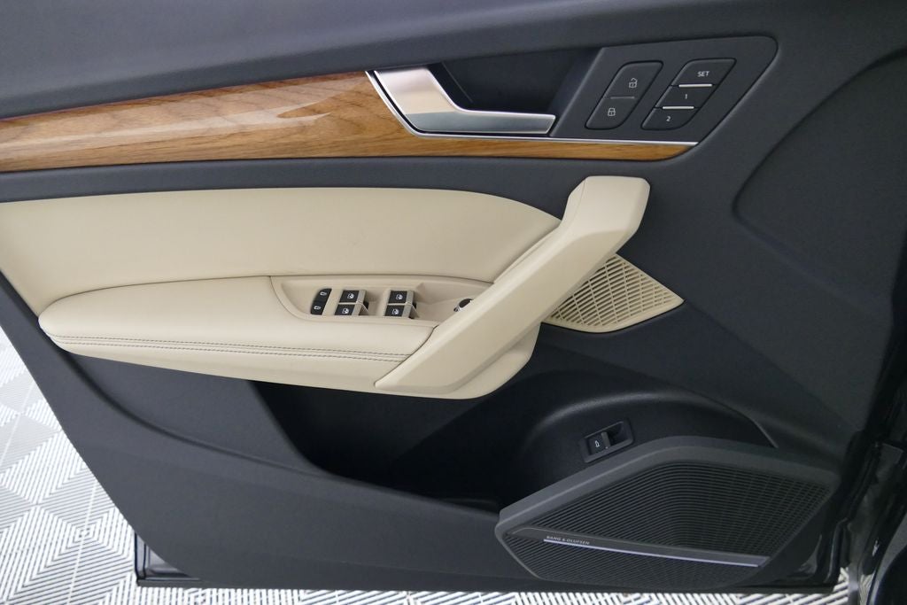 2023 Audi Q5 45 S line Prestige quattro