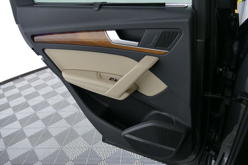 2023 Audi Q5 45 S line Prestige quattro