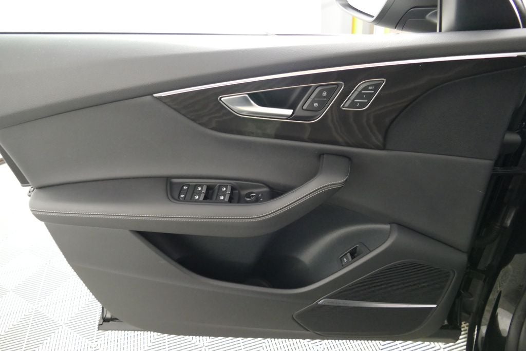 2023 Audi Q8 55 Prestige quattro