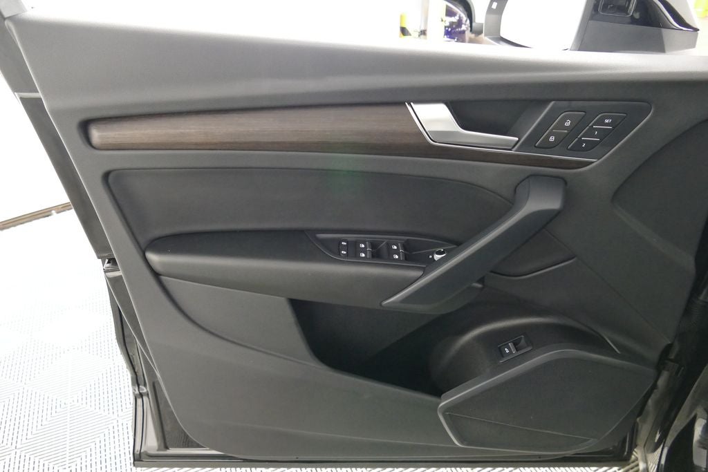 2023 Audi Q5 45 S line Premium quattro