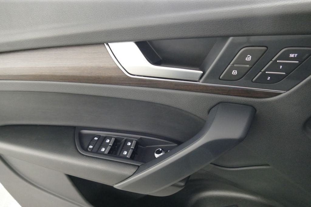 2023 Audi Q5 45 S line Premium quattro