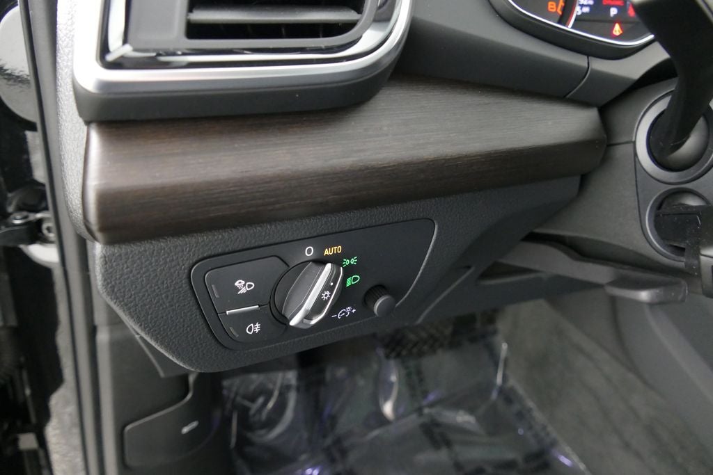 2023 Audi Q5 45 S line Premium quattro