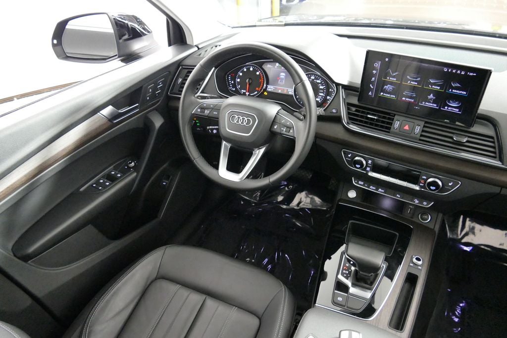 2023 Audi Q5 45 S line Premium quattro