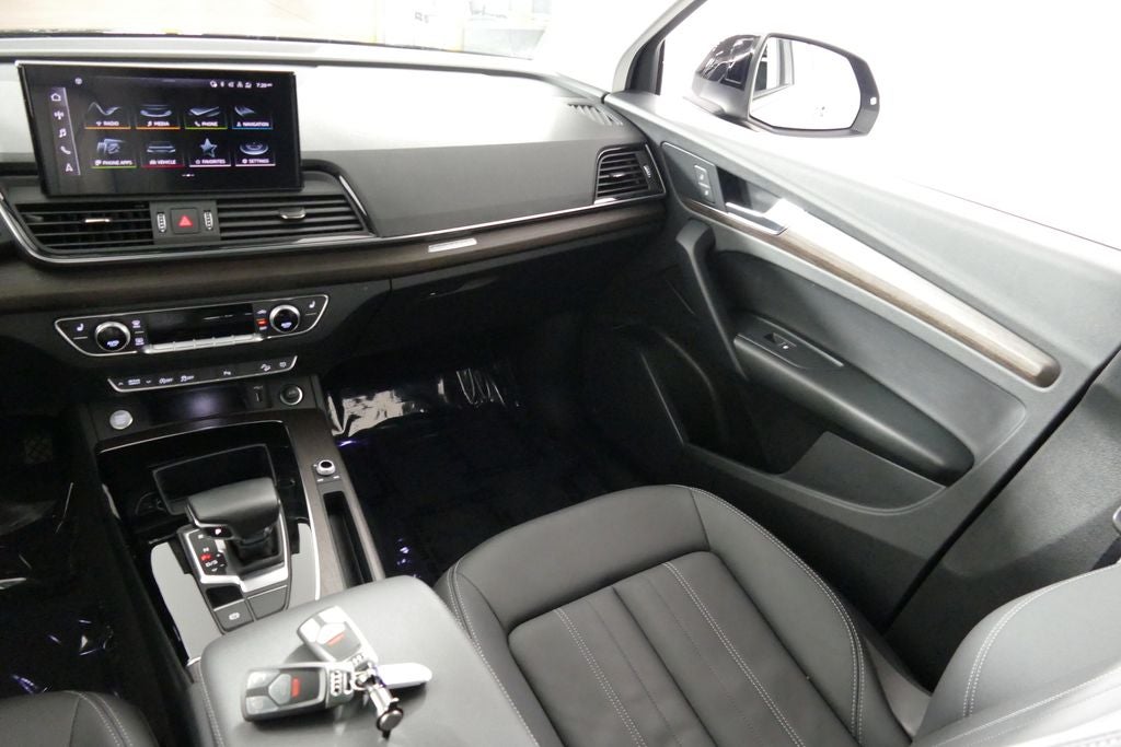 2023 Audi Q5 45 S line Premium quattro
