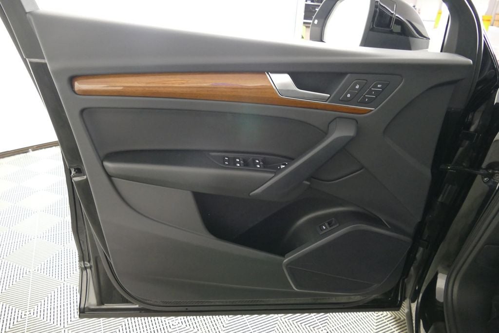 2023 Audi Q5 45 S line Premium quattro