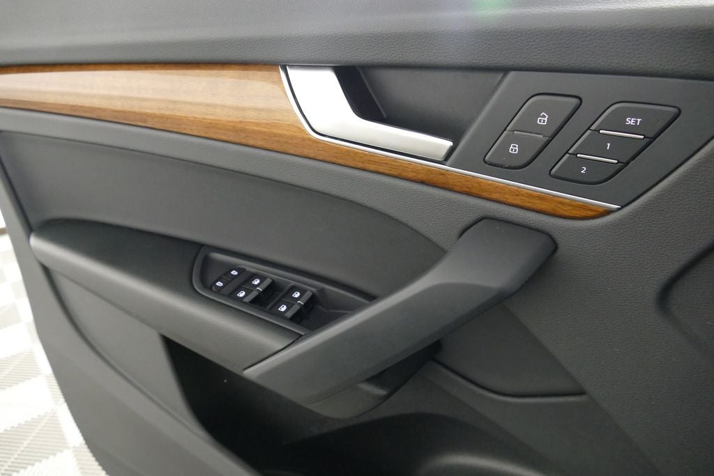 2023 Audi Q5 45 S line Premium quattro
