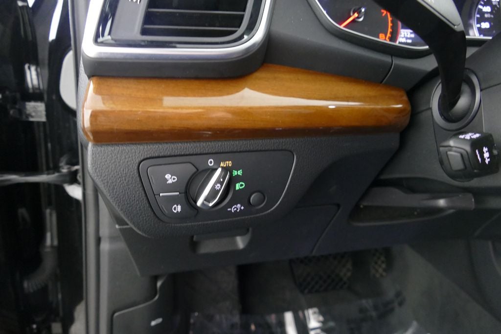 2023 Audi Q5 45 S line Premium quattro