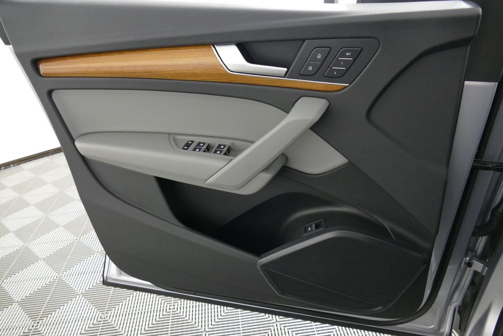 2022 Audi Q5 45 S line Premium quattro