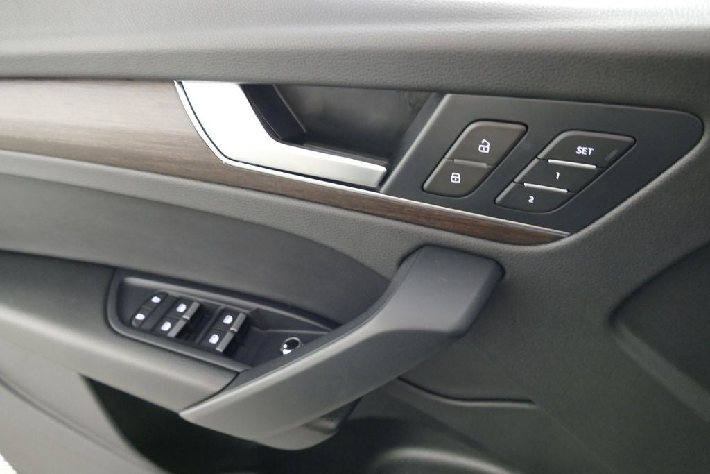 2023 Audi Q5 45 S line Premium quattro