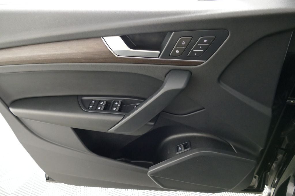 2023 Audi Q5 45 S line Premium quattro